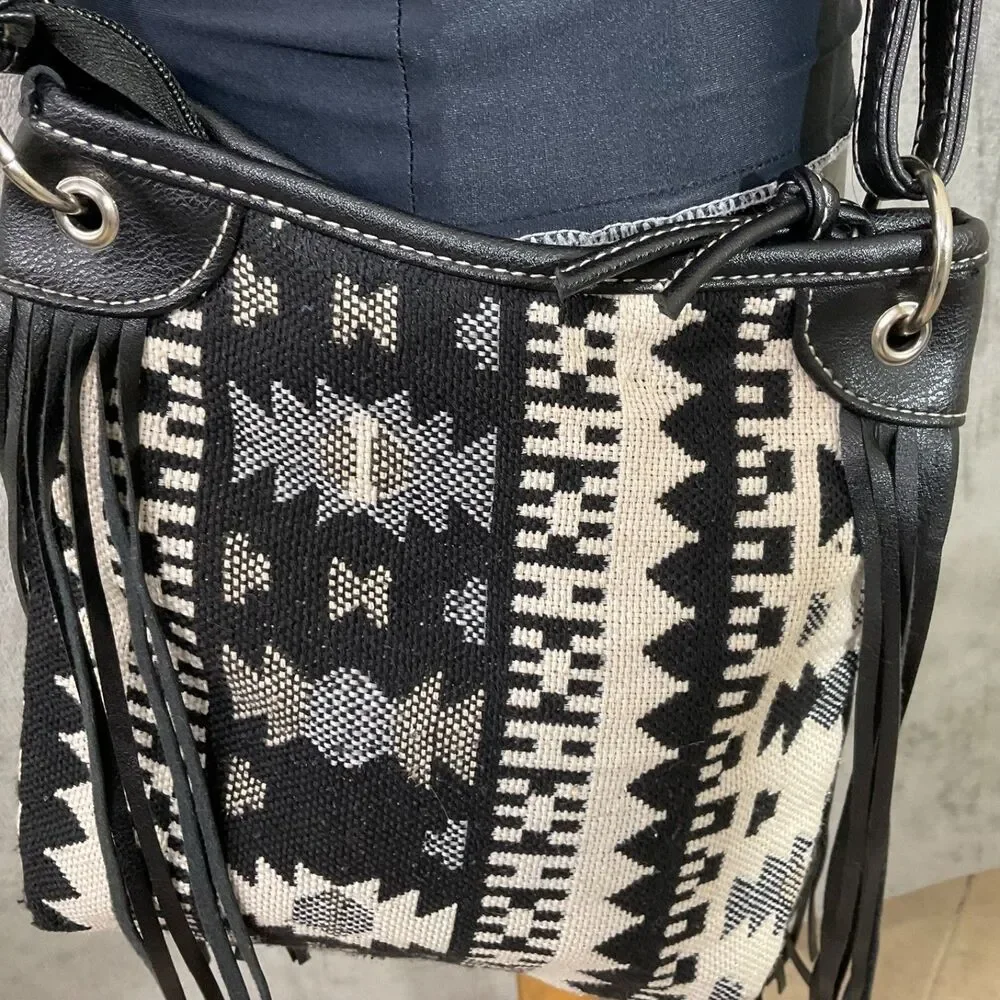 Women's Boho Crossbody Purse Bag Rodeo Aztec print fringe black/white zip top